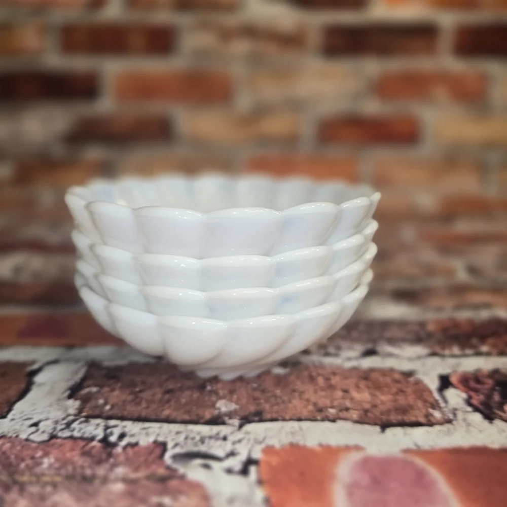 Vintage Hazel Atlas Swirl Fruit Bowls Set Of 4